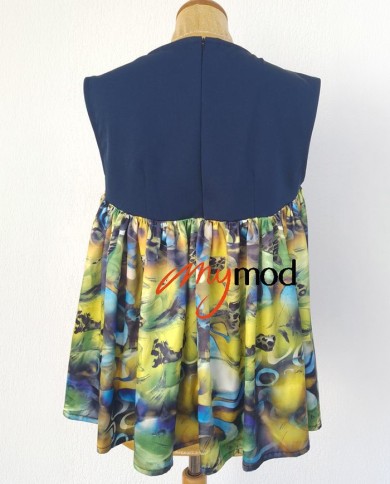 Top évasé col V bleu fluide satiné | MYMOD