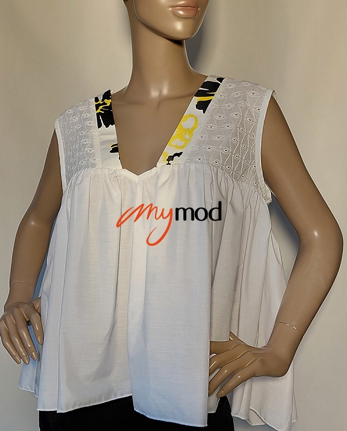 Flared White V-Neck Top, Eyelet | MYMOD