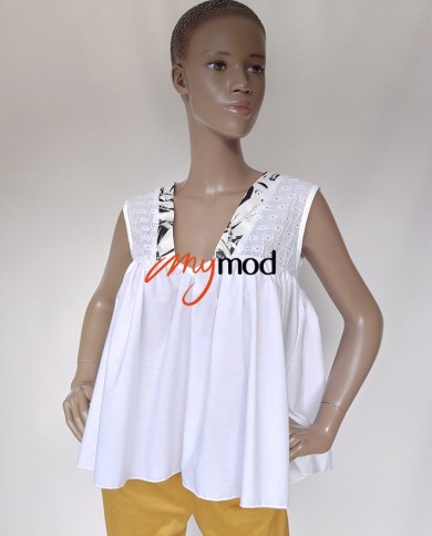 Flared White & Black V-Neck Top | MYMOD