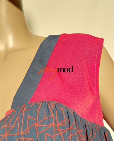 Red & Blue V-Neck Flared Top | MYMOD